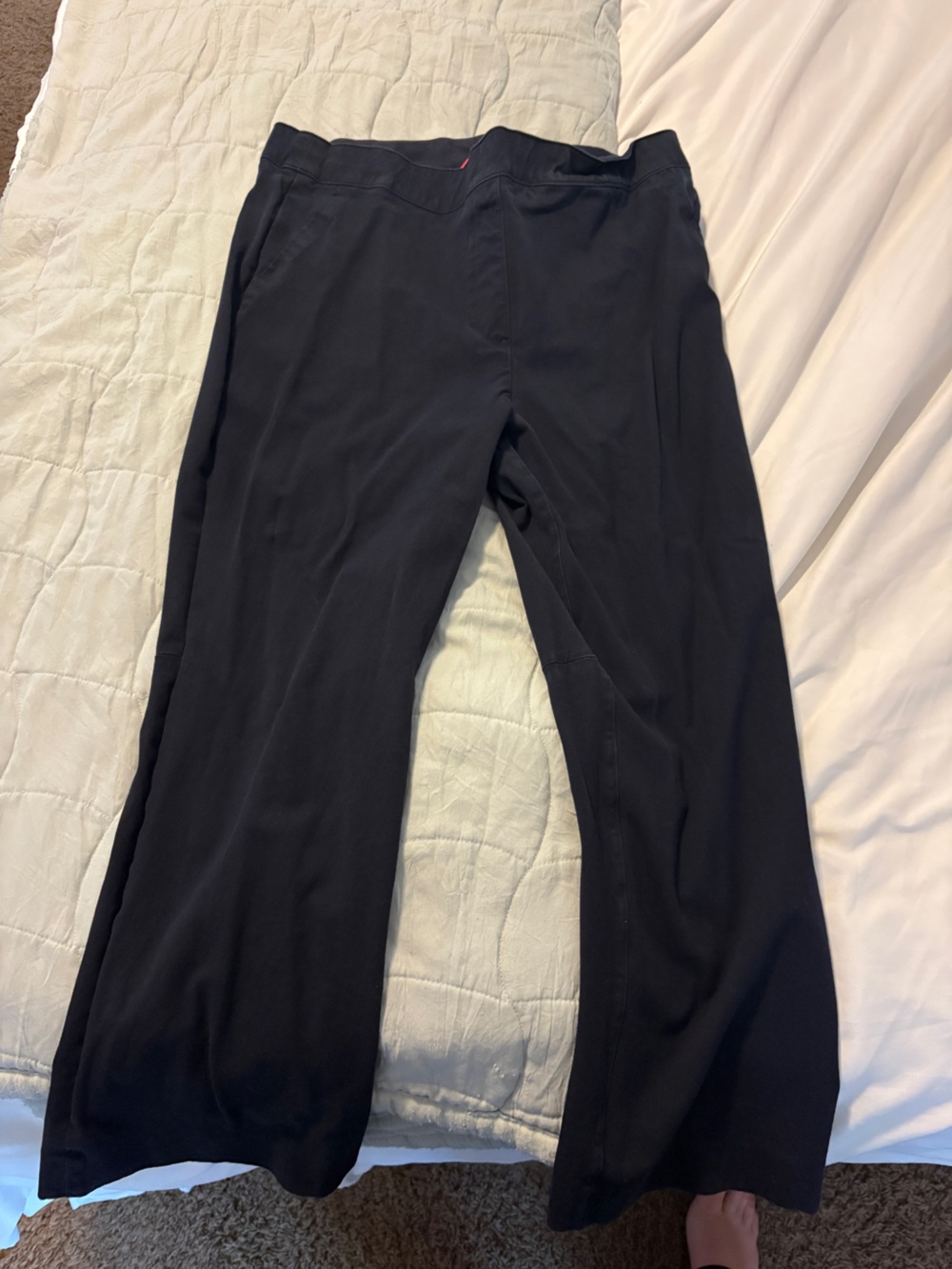 Spanx Navy Kick Crop Stretch Pants